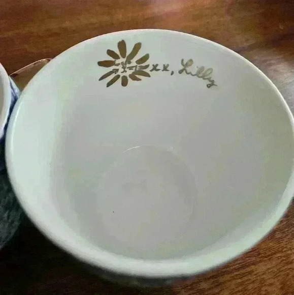 Lily Pulitzer mug set. 2. Purple blue lion 🦁 print. Gold handles. - Picture 4 of 8